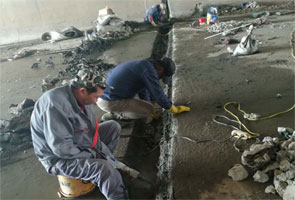 百色铁路框架桥伸缩缝堵漏